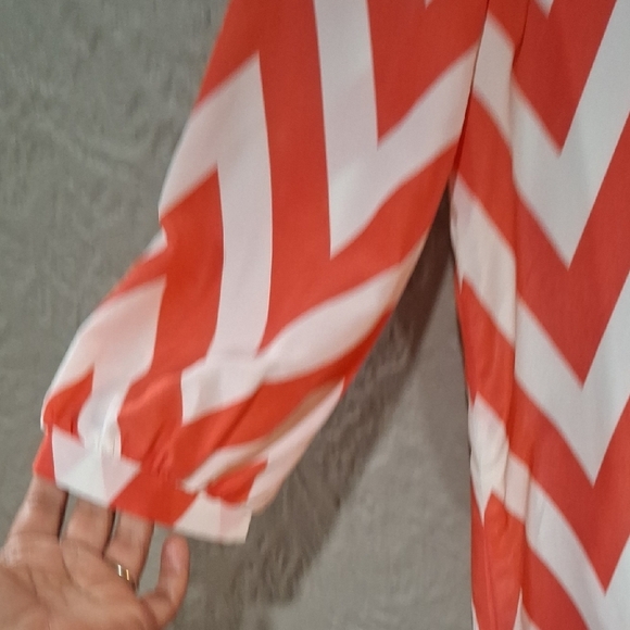 Lulu's Pink and White Boxy Tunic with 3/4 Sleeves - Picture 4 of 9